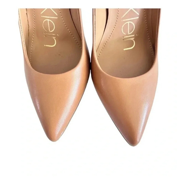CALVIN CLEIN | Women's Brady Tan Leather Pointed Heels Size 9.5 - Picture 5 of 7